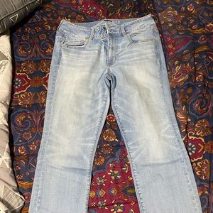 AE Jeans Artist Crop